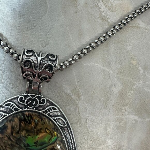Abalone Shell & Silver Oval Pendant Necklace With Adjustable Chain - Picture 7 of 8